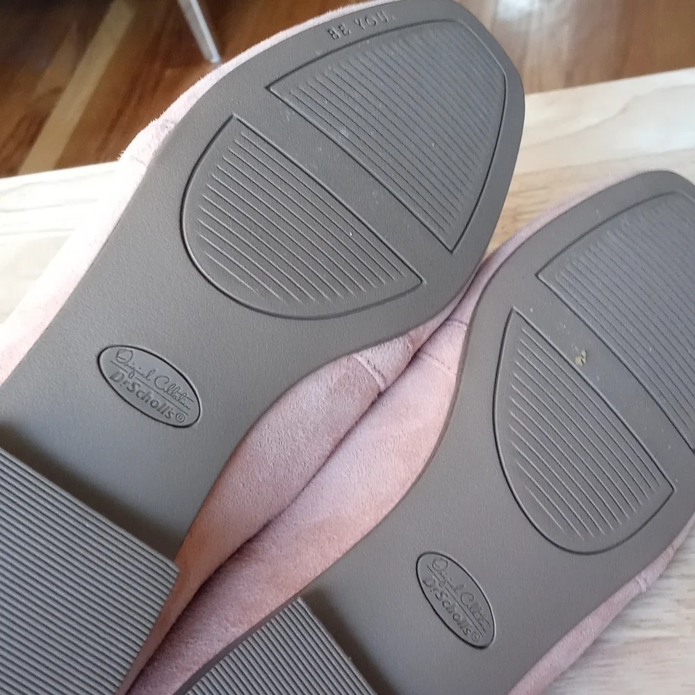 Women flat's